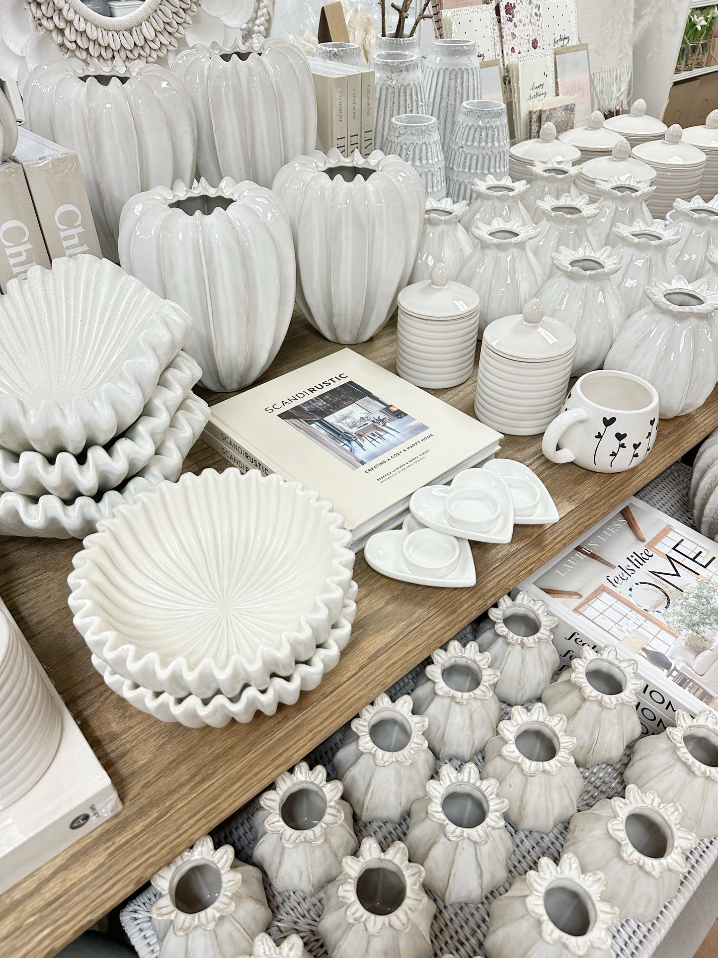 Ruffle White Lined Bowl
