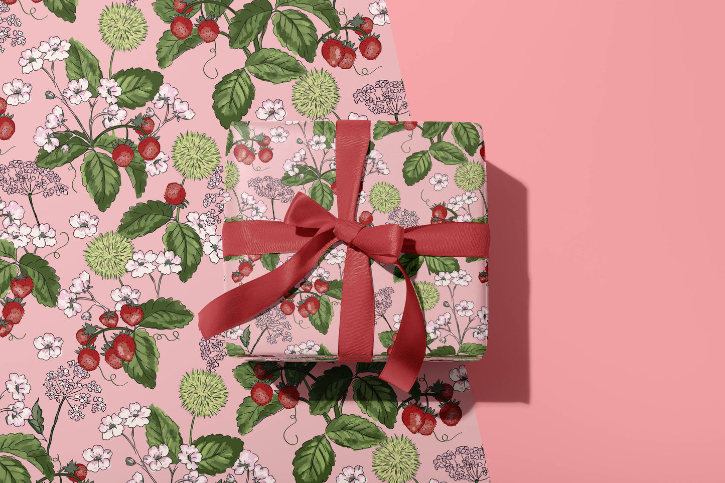 WOODLAND STRAWBERRY GIFT WRAP SHEET