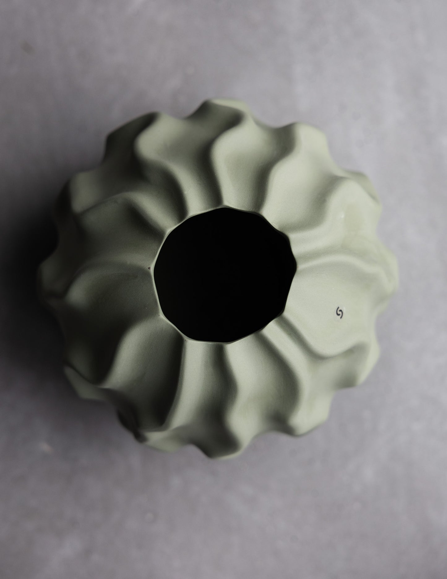 Matte Green Wave Ball Vase