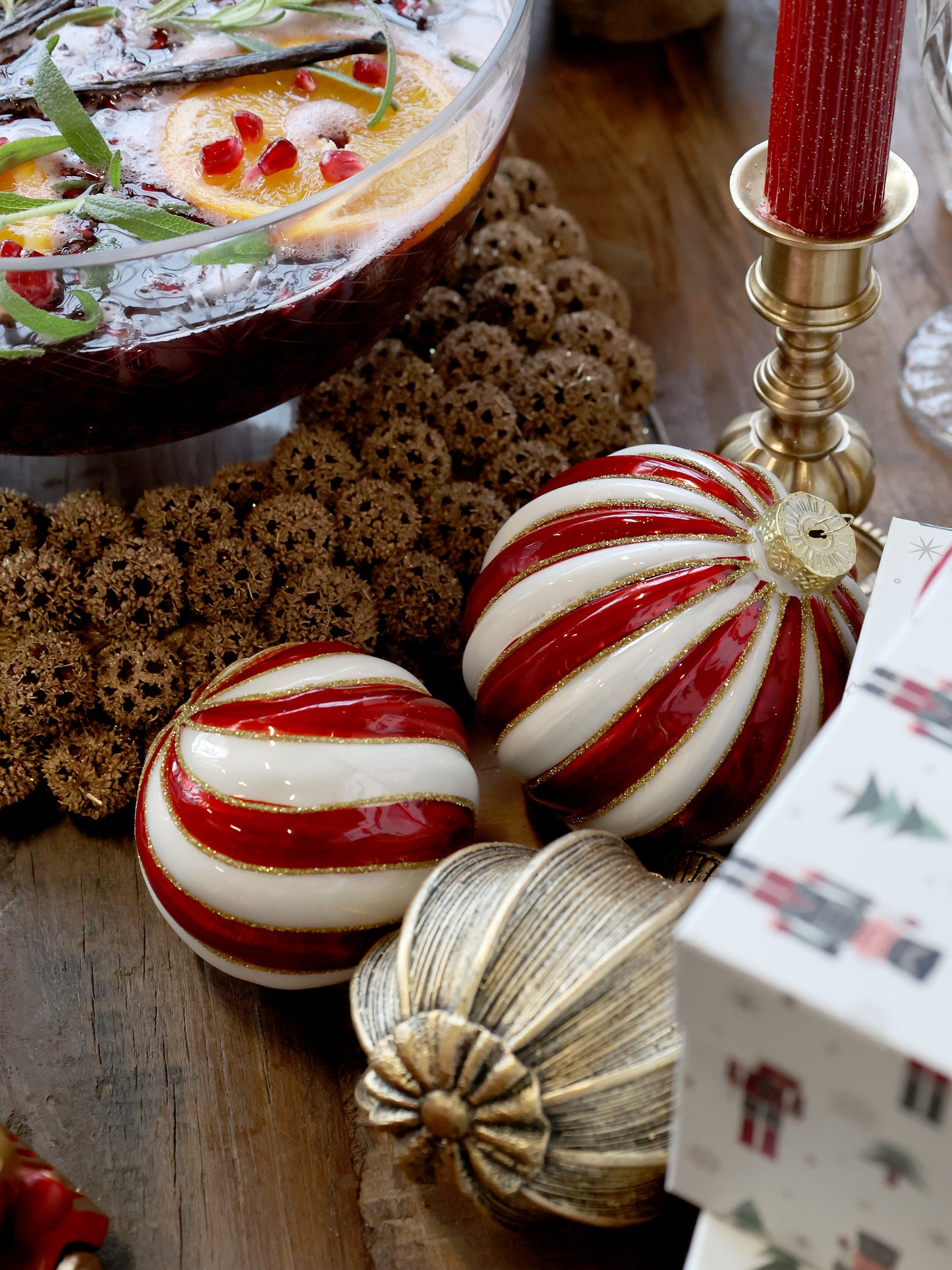 Red & White Swirl Bauble