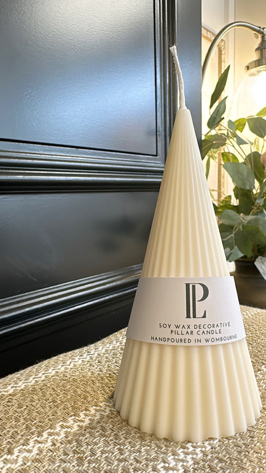 Ribbed cone candle