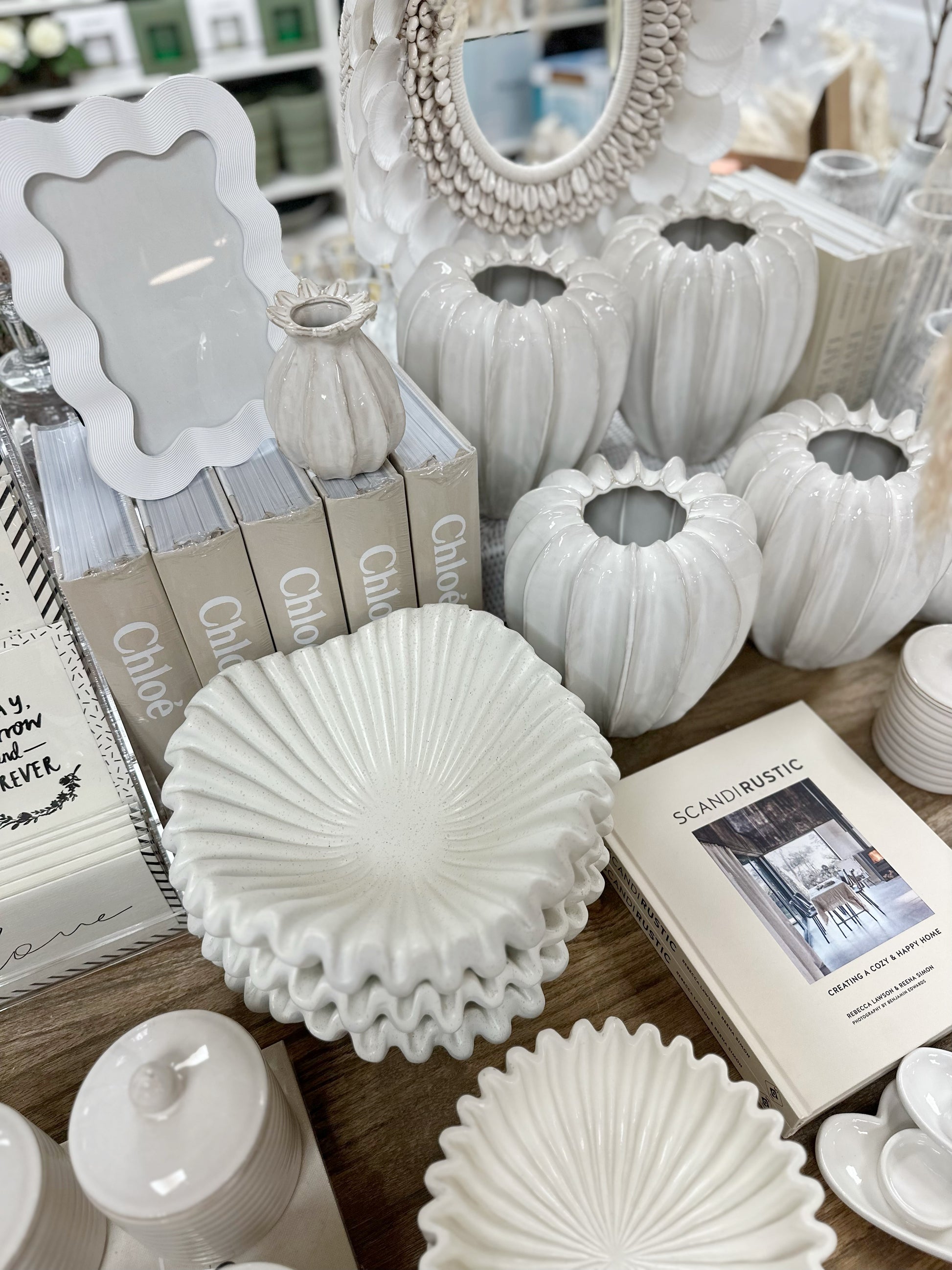 Ruffle White Lined Bowl