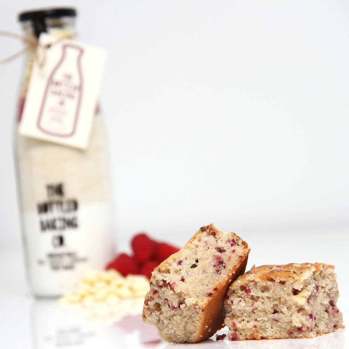 White Chocolate & Raspberry Tray Bake Mix in a Bottle 750ml